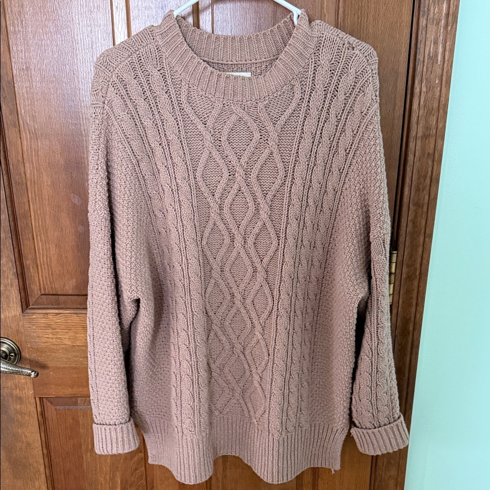 Abercrombie & Fitch Oversized Cable Knit Sweater